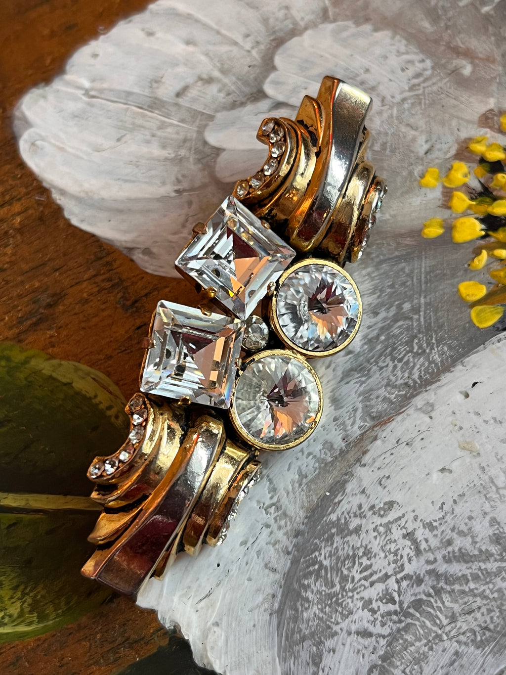 Spilla vintage dorata con strass cristallo