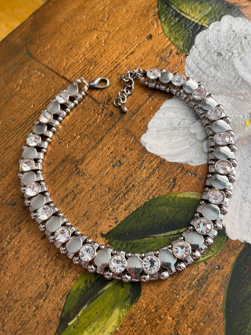 Girocollo vintage argentato con strass cristallo