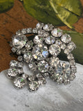Spilla vintage a cascata di strass cristallo su base color argento