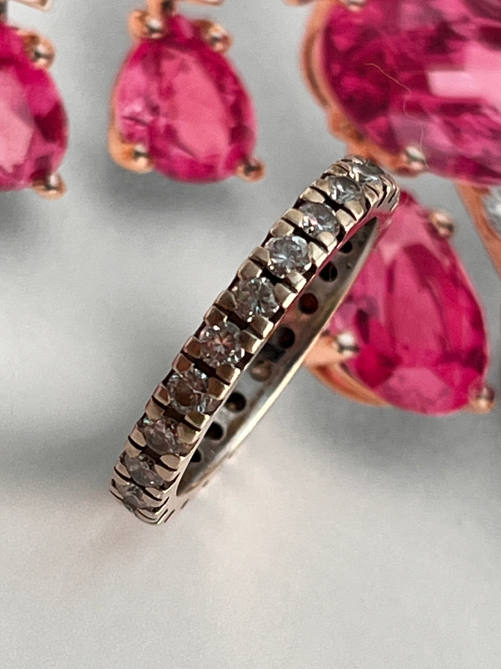 Anello in oro bianco 18K con brillanti