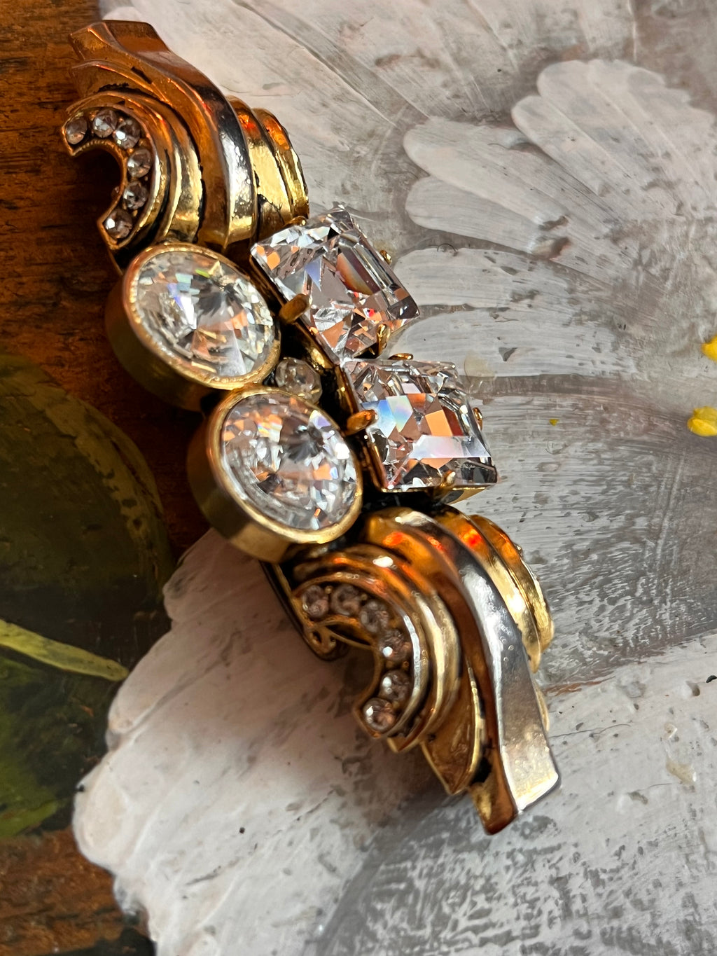 Spilla vintage dorata con strass cristallo
