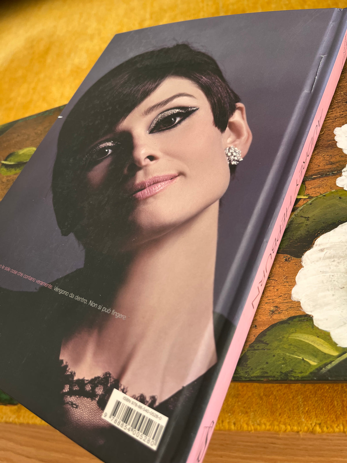 Libro Audrey Hepburn, fotografie e ricordi di una vita di stile e impegno