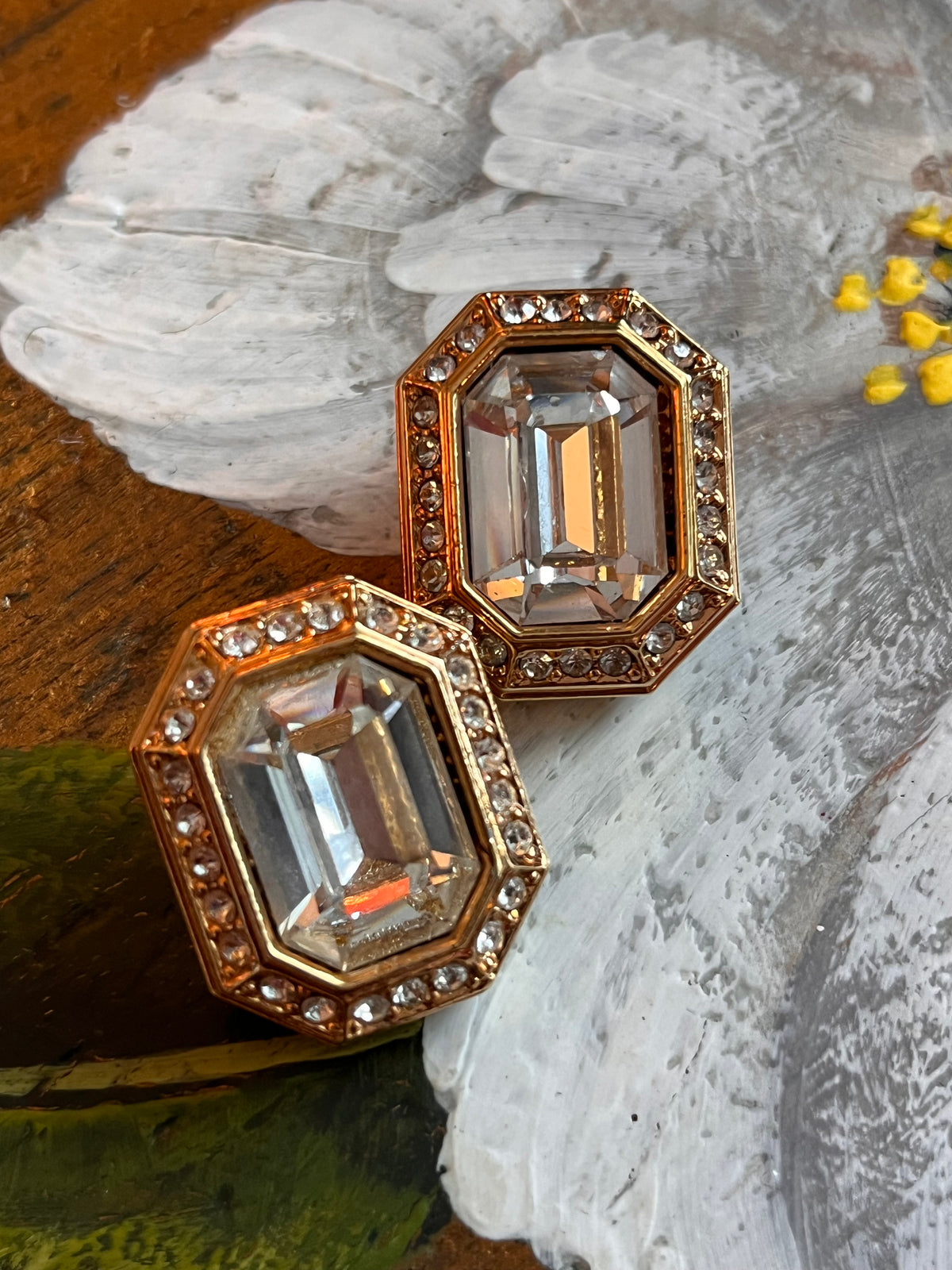 Orecchini vintage color oro con strass cristallo