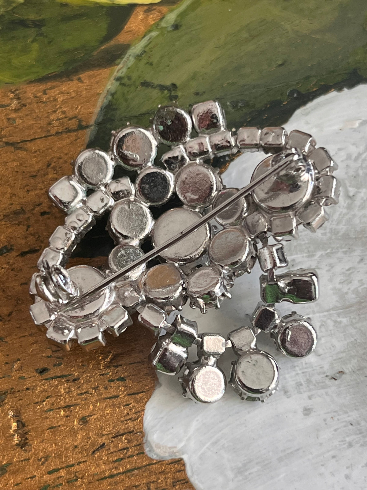 Spilla vintage a cascata di strass cristallo su base color argento