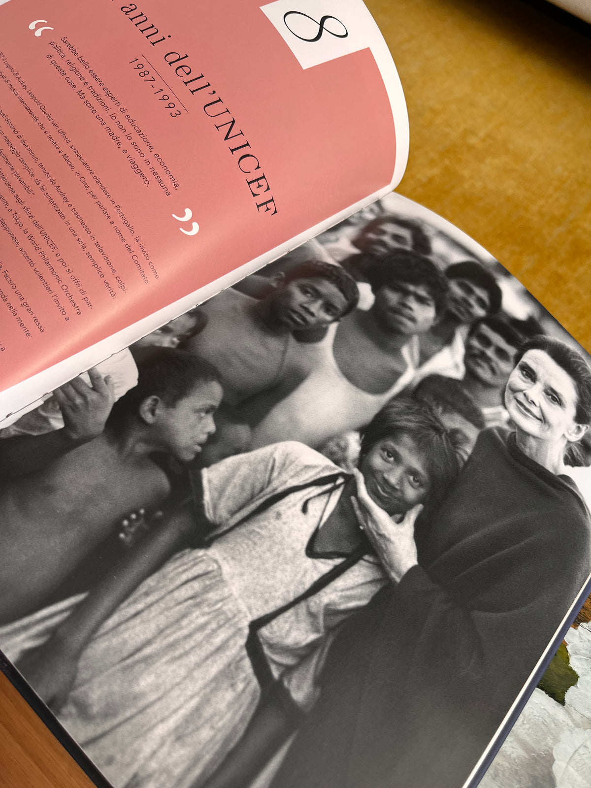 Libro Audrey Hepburn, fotografie e ricordi di una vita di stile e impegno