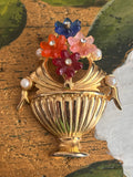 Spilla vintage vaso fiorito multicolore con perle su base color oro